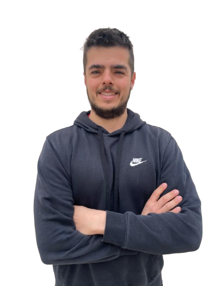 la foto de un chico que es el entrenador personal de la pagina web